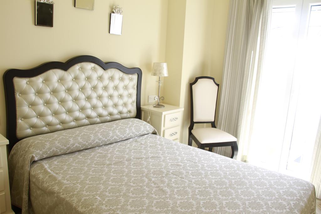 Hotel Hostal Flor De Lis- Lojo Conil De La Frontera Zewnętrze zdjęcie