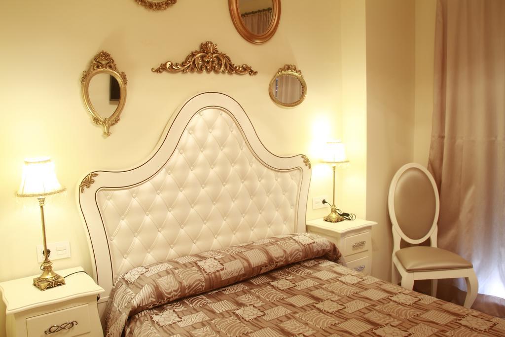 Hotel Hostal Flor De Lis- Lojo Conil De La Frontera Zewnętrze zdjęcie