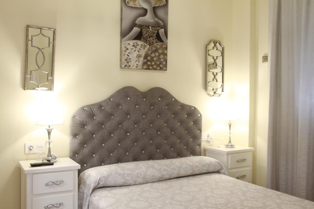Hotel Hostal Flor De Lis- Lojo Conil De La Frontera Zewnętrze zdjęcie